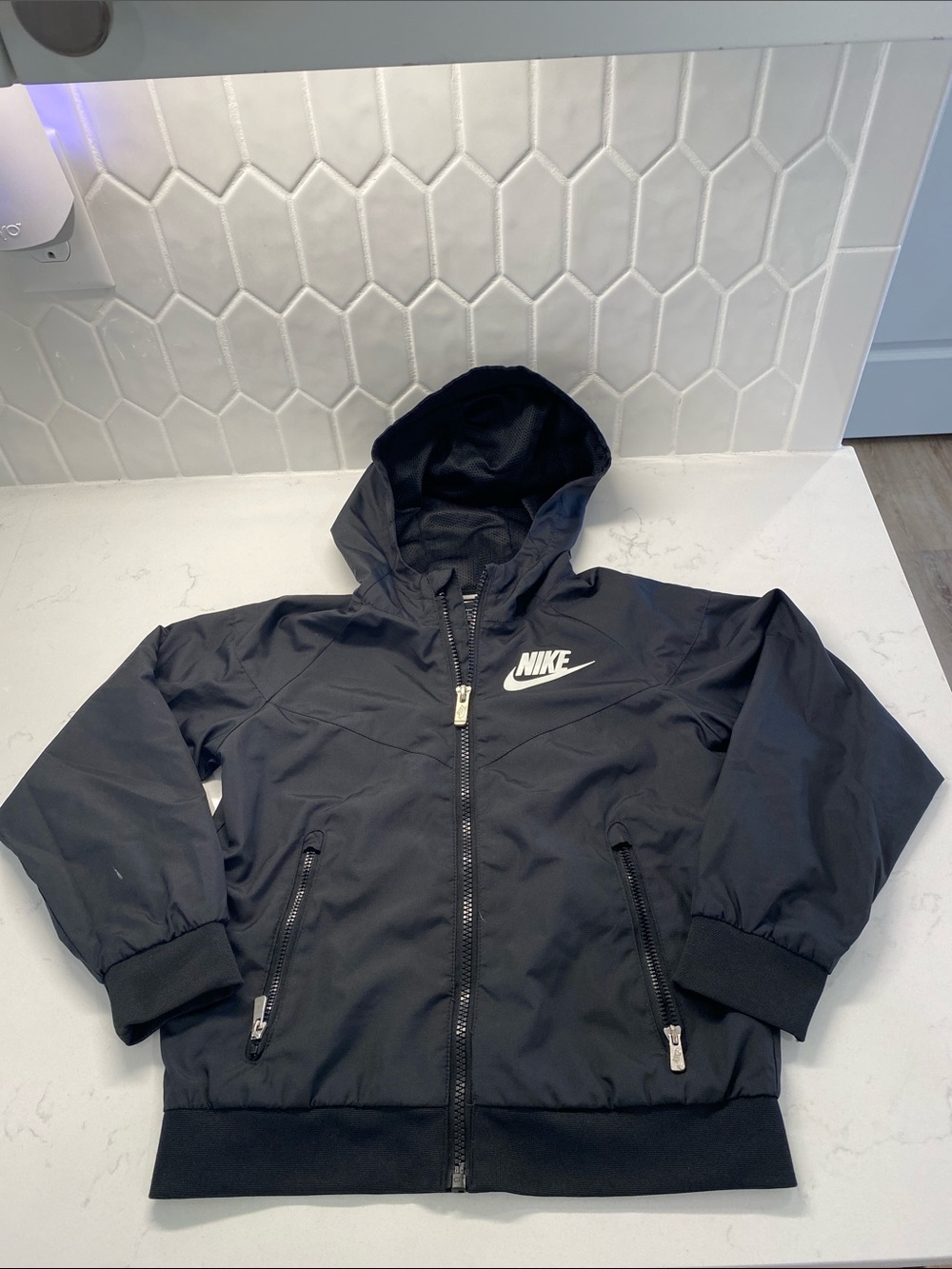 Nike Windbreaker Sportswear Jacket Size 7 Large Uni-sex Black White Logo - READ